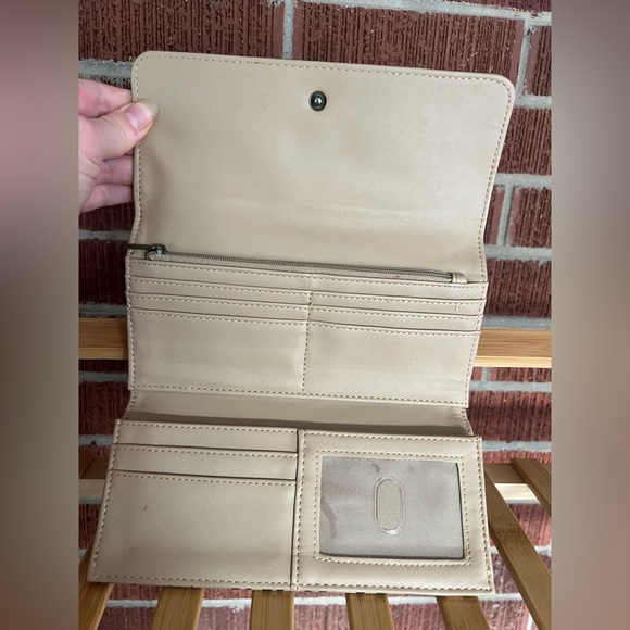 Universal Thread wallet - Picture 3 of 7